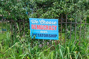 political signs in hoa
